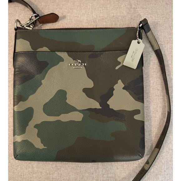 Vintage Coach Camo Dark Green/ Multi Pebble Leather Crossbody Bag - Picture 1 of 14